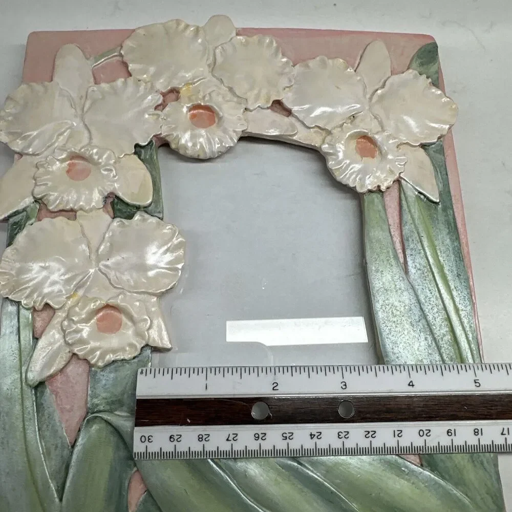 Vintage Daffodil Picture Frame Floral Sculptural Decorative Table Top